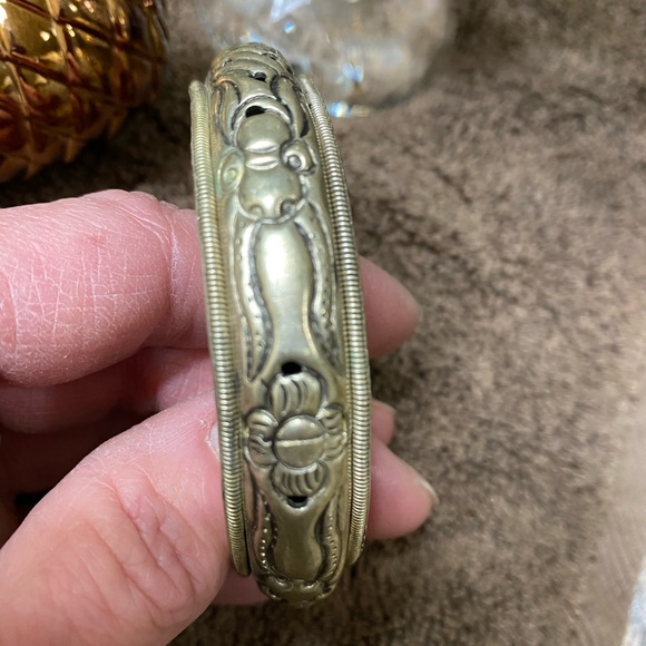 🐝 2/$10 Four classy bracelets - Picture 5 of 11